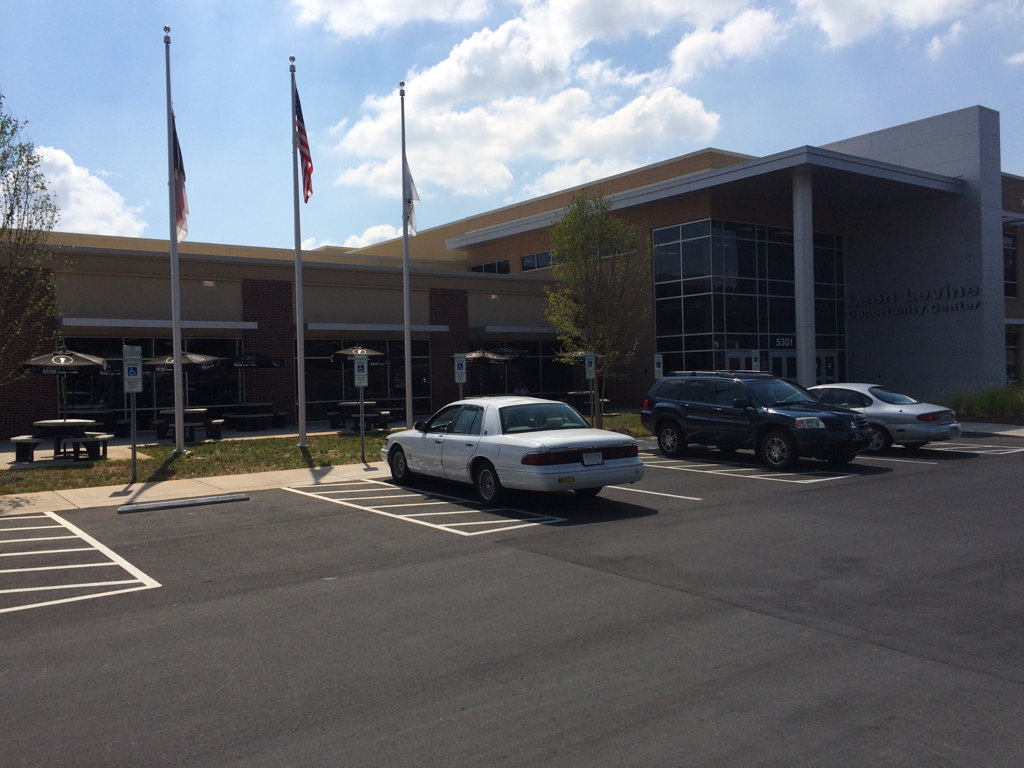 G.O.C. Goodwill Picture outside building